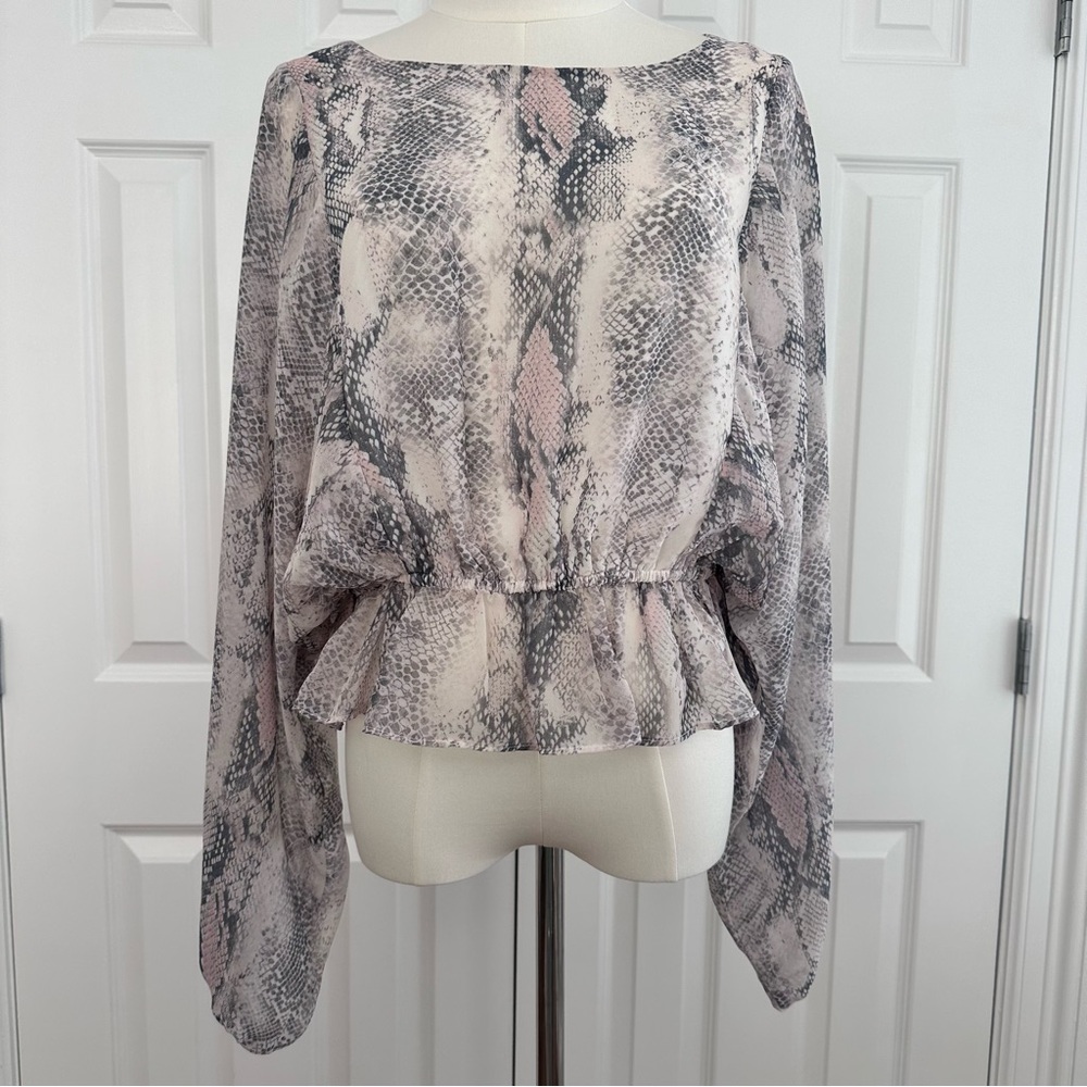 Olivaceous Gray and White Peplum Snake Blouse with Long Sleeves, Size Medium